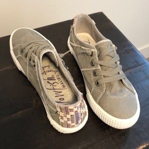 Blowfish slide on fun sneakers grey size 7.5 Excellent Condition!!